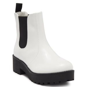 Dirty Laundry brand Montana Chelsea Boot. Brand new! Womens size 9